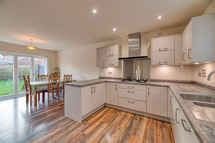 4 Bedroom Detached House For Sale In Lutterworth Avenue, Runcorn, WA7