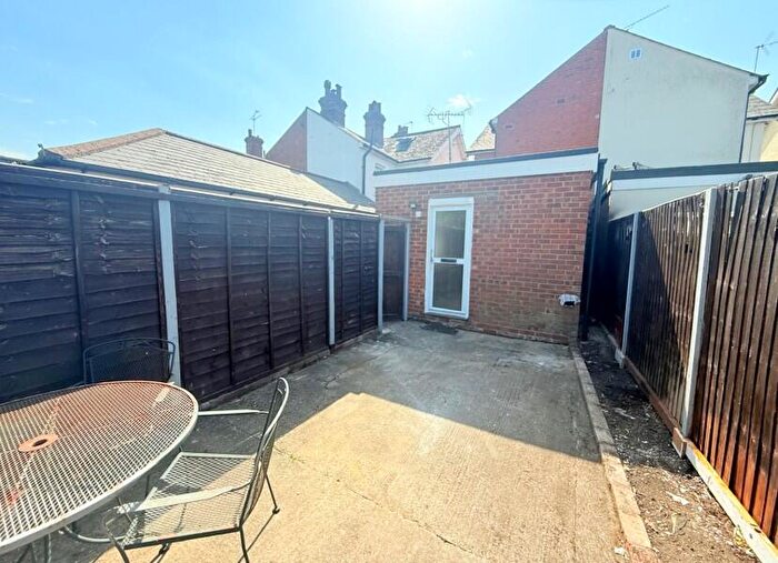 Studio To Rent In Sandhurst, GU47