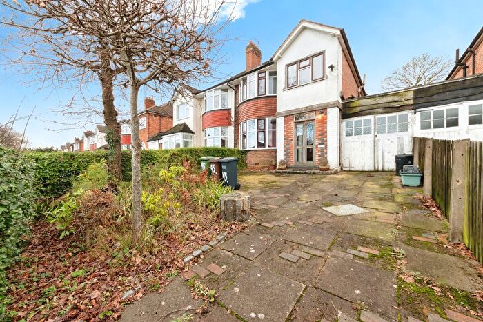 3 Bedroom Semi-Detached House For Sale In Coniston Avenue, Solihull, West Midlands, B92