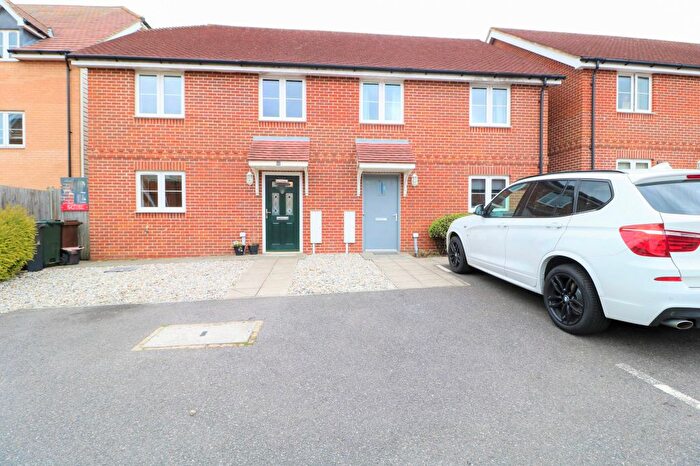 3 Bedroom Semi Detached House For Sale In Greystones, Willesborough, TN24