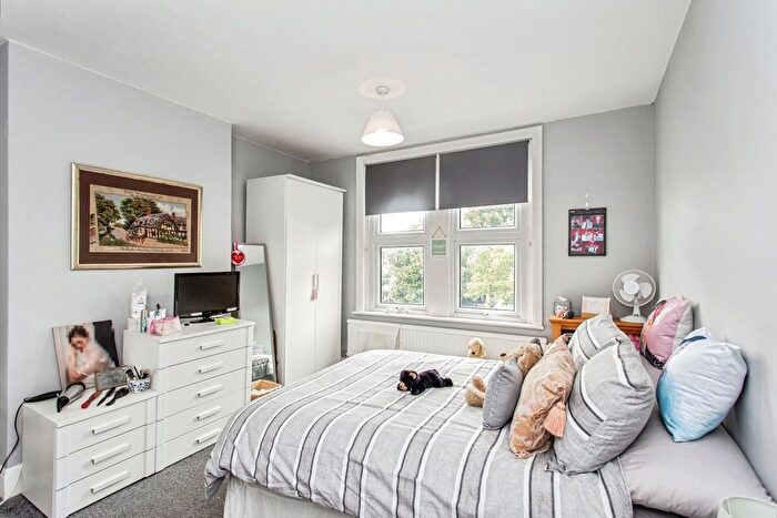 4 Bedroom Semi-detached House For Sale In Linton Road, Shoeburyness, Southend-On-Sea, Essex, SS3