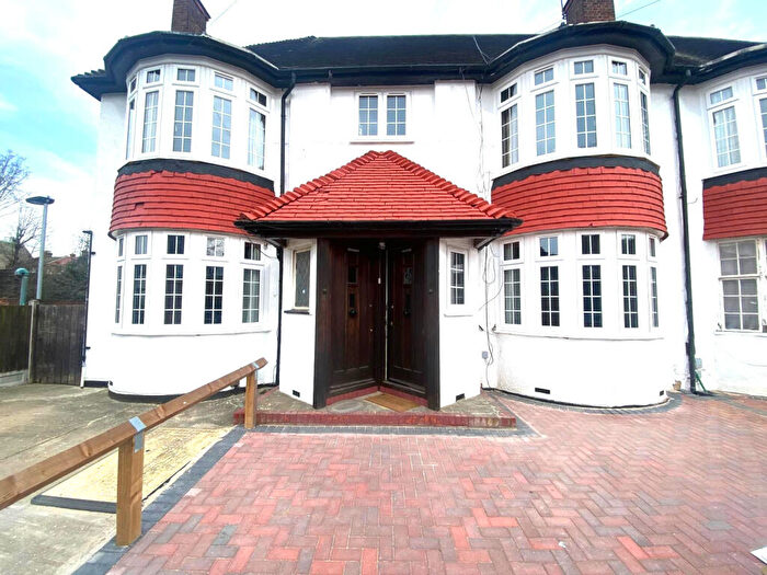 2 Bedroom Flat To Rent In Mansfield Road, Ilford, IG1