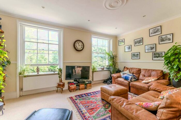 2 Bedroom Maisonette To Rent In Myddelton Square, Finsbury, London, EC1R