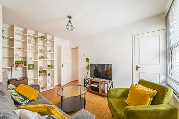 2 Bedroom Flat To Rent In Commercial Street, Spitalfields, London, E1