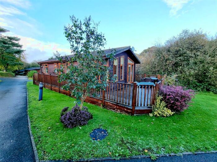 2 Bedroom Chalet For Sale In Willow Bay Country Park, Whitstone, EX22