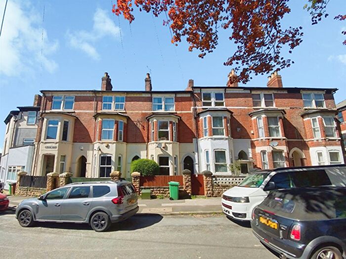 4 Bedroom Terraced House For Sale In Loscoe Road, Nottingham, NG5