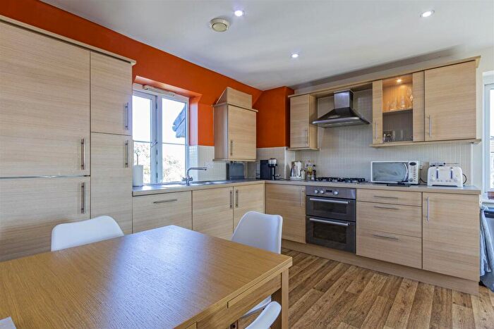 2 Bedroom Apartment For Sale In Ffordd James Mcghan, Cardiff Bay, CF11