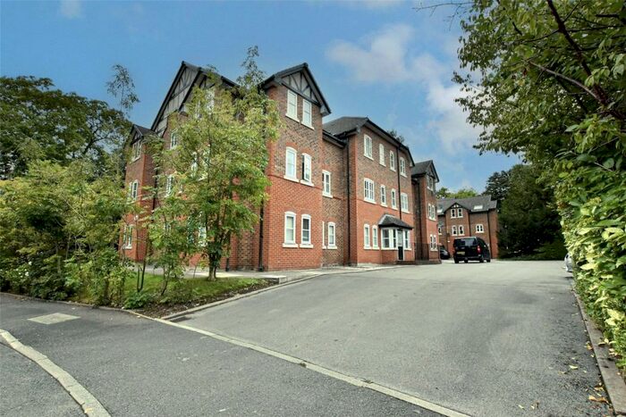 2 Bedroom Penthouse To Rent In Pencarrow Close, West Didsbury, M20