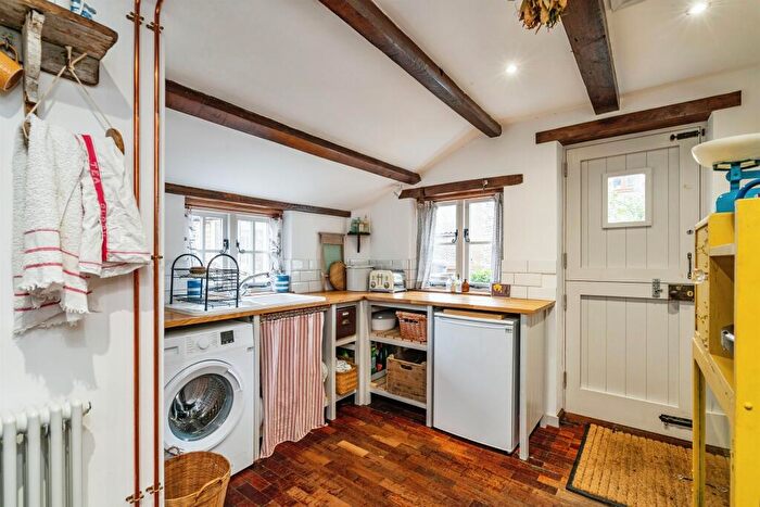 2 Bedroom Character Property For Sale In Grove Corner, Roughton, Norwich, NR11