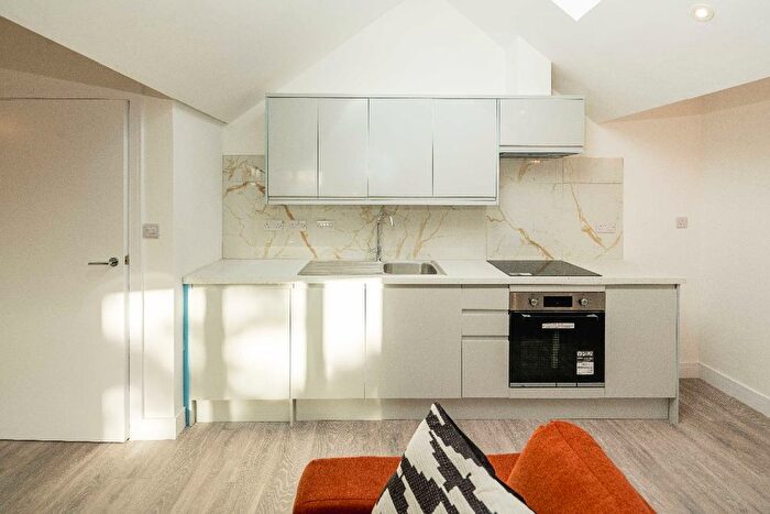 1 Bedroom Flat To Rent In Cuckoo Hall Lane, London, N9