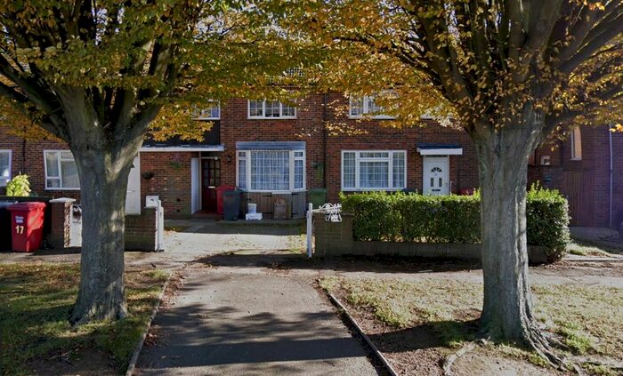 3 Bedroom Terraced House To Rent In Chilwick Road, Slough, SL2