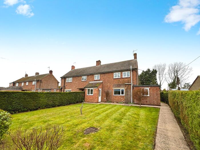3 Bedroom Semi-Detached House For Sale In Barkston Road, Marston, Grantham, NG32