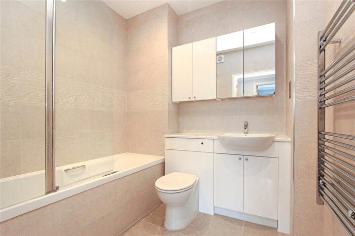 2 Bedroom Apartment To Rent In Ravens Court, Castle Village, Berkhamsted, Hertfordshire, HP4