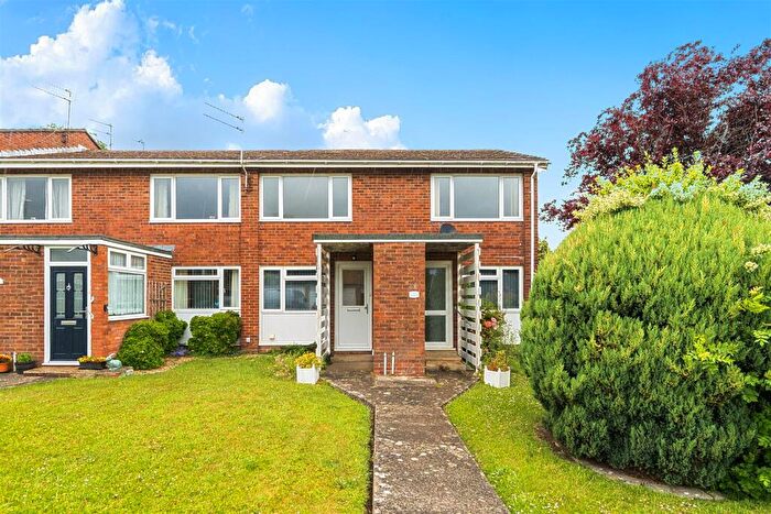 2 Bedroom Flat For Sale In Cherwell Road, Keynsham, Bristol, BS31