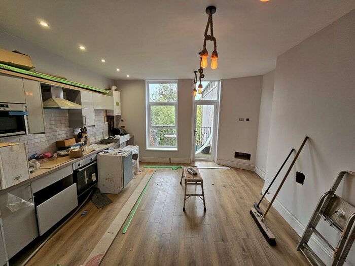 2 Bedroom Apartment To Rent In Richmond Road, Leeds, West Yorkshire, LS6