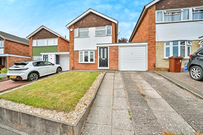 3 Bedroom Link Detached House For Sale In Rambleford Way, Stafford, Staffordshire, ST16