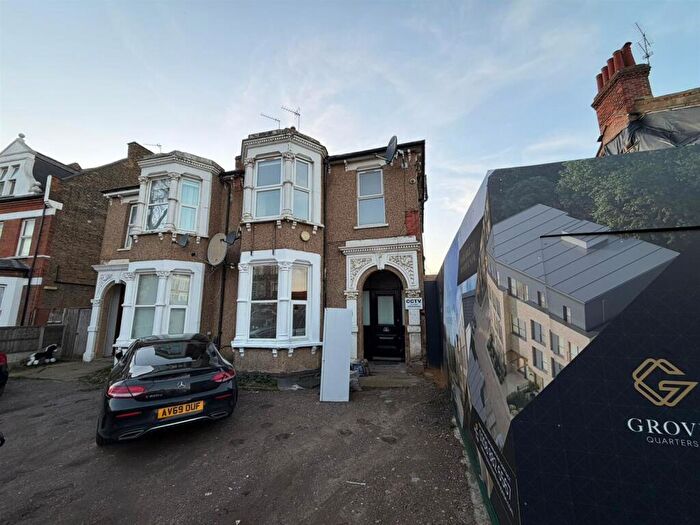 1 Bedroom Flat To Rent In Green Lanes, Palmers Green, N13