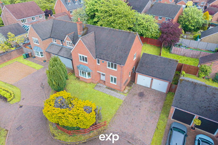 4 Bedroom Detached House For Sale In Tythe Barn Lane, Dickens Heath, B90