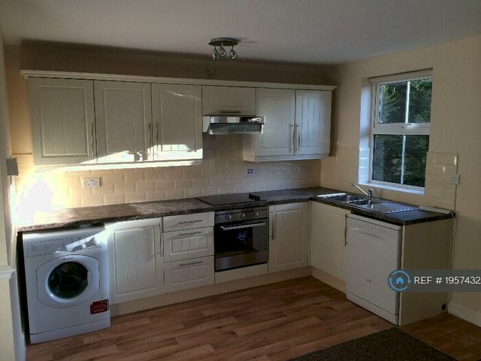 2 Bedroom Flat To Rent In Chatham Street, Stockport, SK3
