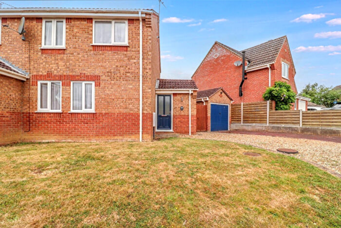 3 Bedroom Semi-Detached House For Sale In Earsham Drive, King's Lynn, Norfolk, PE30
