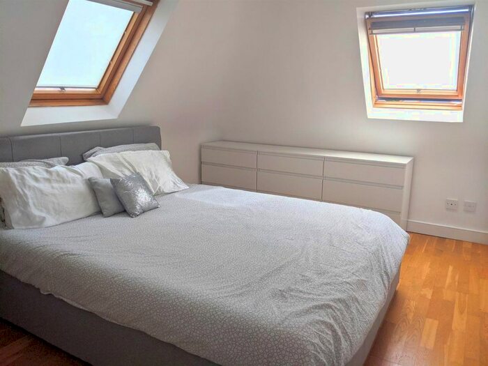 2 Bedroom Flat To Rent In Fordwych Road, West Hampstead, London, NW2