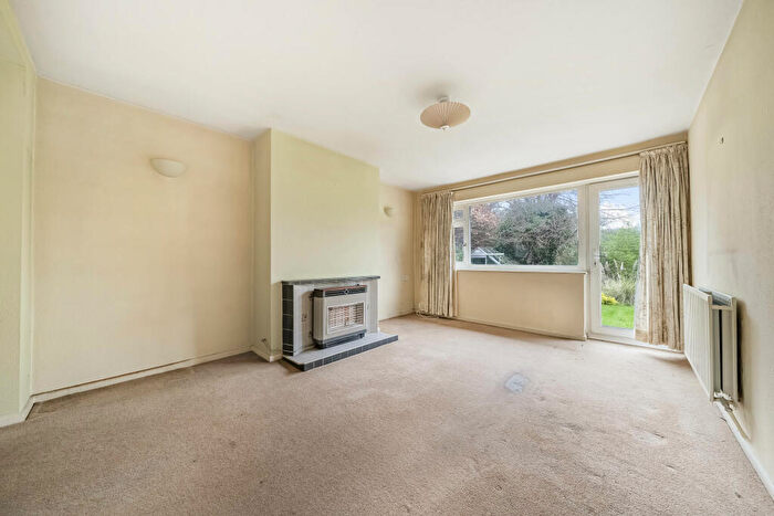 3 Bedroom Bungalow For Sale In Highridge, Alton, Hampshire, GU34