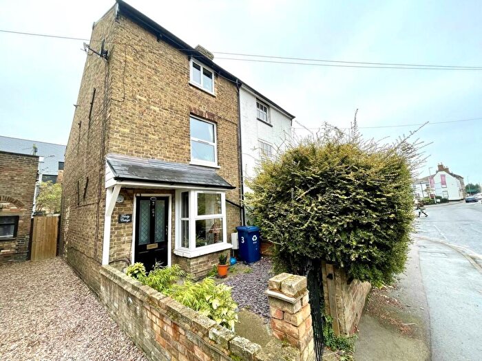 3 Bedroom Semi-Detached House For Sale In Ermine Street, Huntingdon, PE29