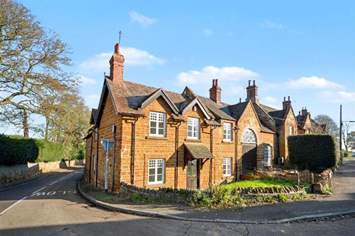 3 Bedroom Cottage To Rent In The Old Smithy, Chapel Brampton, NN6
