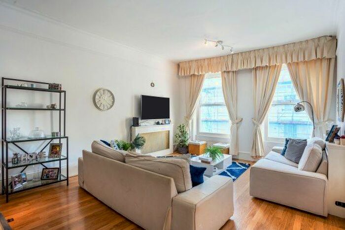 2 Bedroom Flat To Rent In Courtfield Gardens, London, SW5