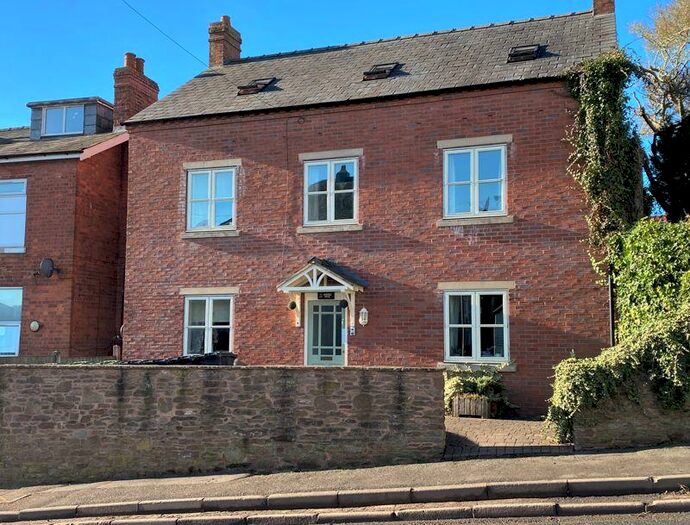 2 Bedroom Flat To Rent In Bromyard, HR7