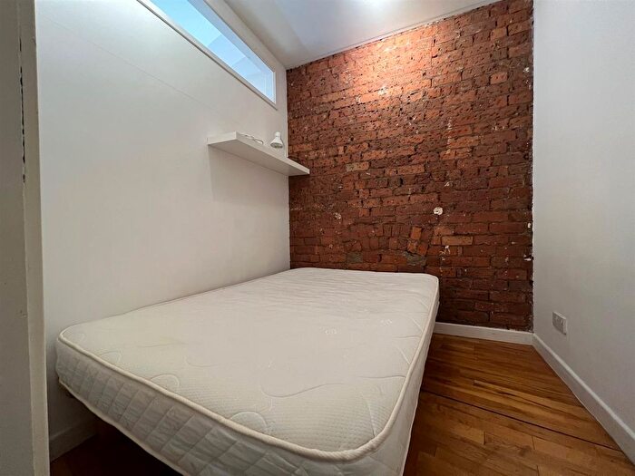 1 Bedroom Flat To Rent In Kingsley House, Newton Street, Manchester, M1