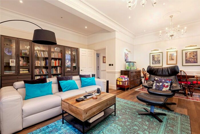 3 Bedroom Flat To Rent In Addison Road, London W14