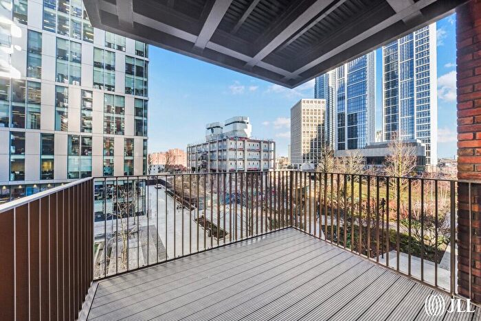 2 Bedroom Apartment For Sale In Viaduct Gardens London, SW11