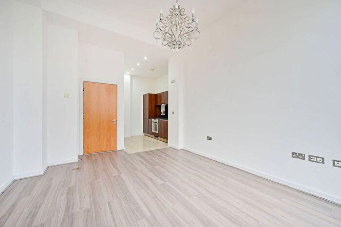 2 Bedroom Flat To Rent In Great West Quarter, Brentford, TW8