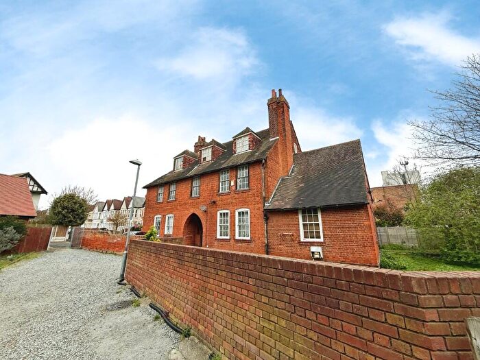 7 Bedroom Detached House For Sale In Burdett Avenue, Westcliff-On-Sea, Essex, SS0