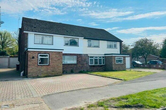 3 Bedroom Semi-Detached House To Rent In Parkway, Crawley, RH10