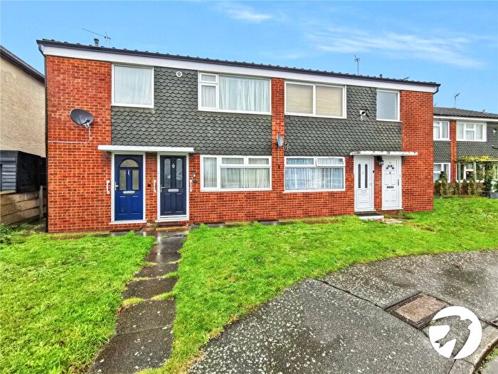 2 Bedroom Maisonette For Sale In Bellegrove Road, Welling, Kent, DA16