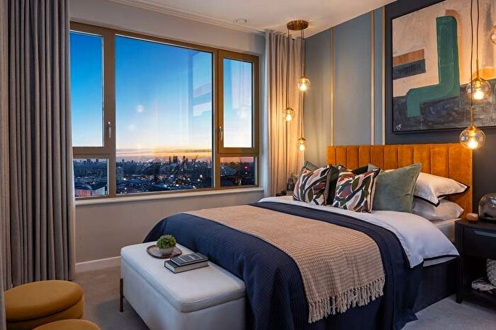 3 Bedroom Flat For Sale In Ilderton Road, London, SE15