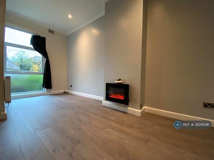 1 Bedroom Flat To Rent In Carlton House, Caergwrle, Wrexham, LL12