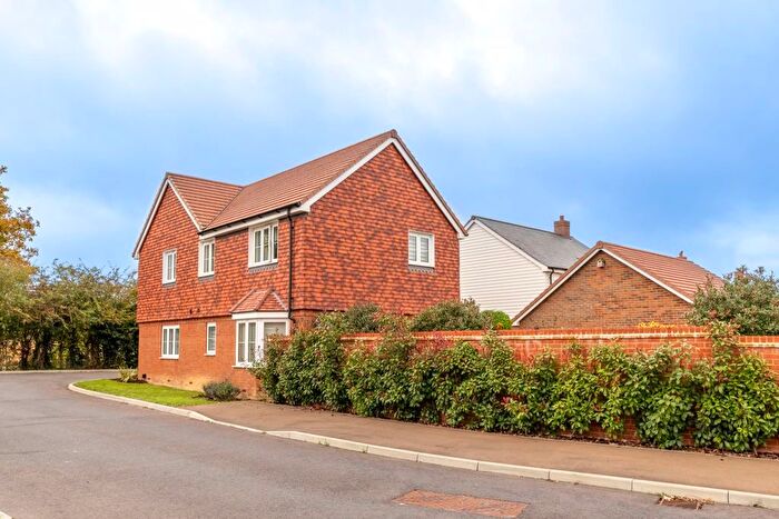 4 Bedroom Detached House For Sale In Snowdrop Gardens, Hellingly, BN27