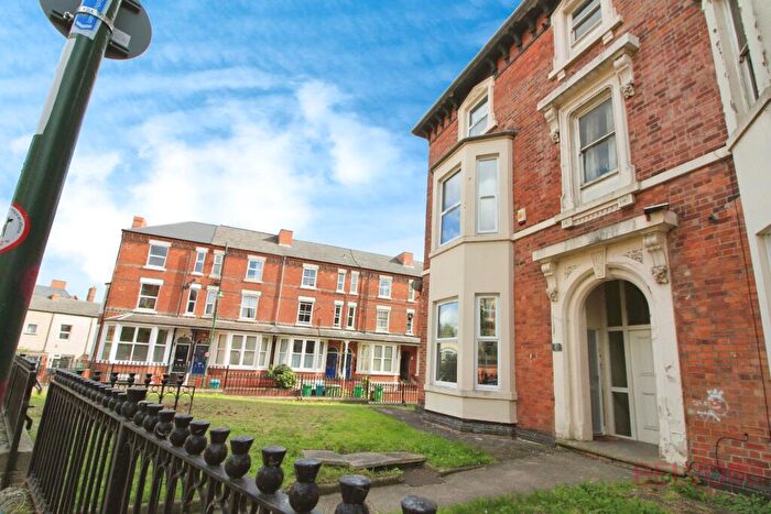 4 Bedroom Semi-Detached House To Rent In Burns Street, Nottingham, NG7