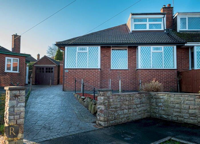 4 Bedroom Semi-Detached Bungalow To Rent In Booth Avenue, Pleasley, Mansfield, NG19