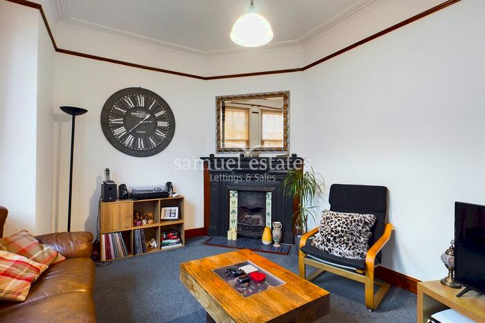 2 Bedroom Maisonette To Rent In Salterford Road, London, SW17