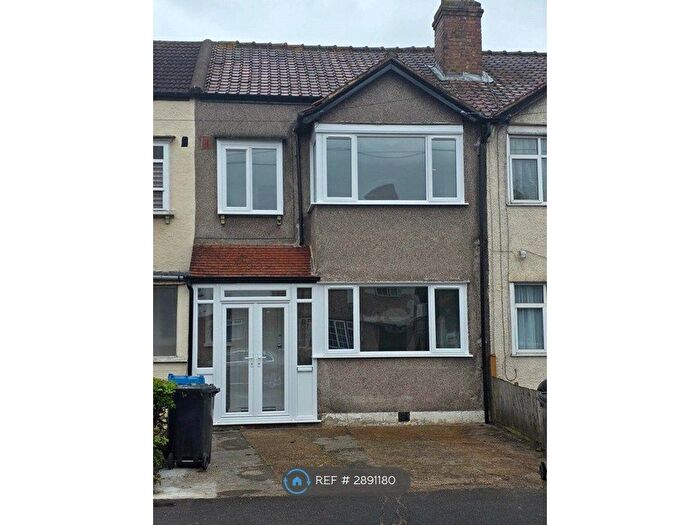 4 Bedroom Terraced House To Rent In Grove Road, Mitcham, CR4