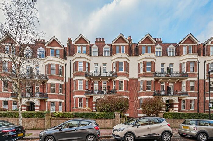 2 Bedroom Flat To Rent In Honeybourne Road, West Hampstead, London, NW6