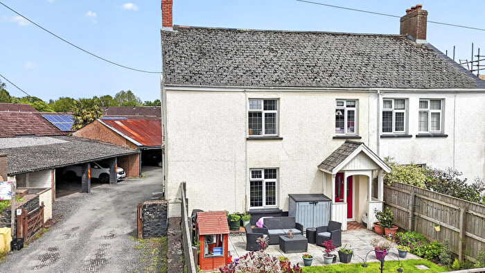 4 Bedroom Semi-Detached House For Sale In Duke Street, Cullompton, Devon, EX15