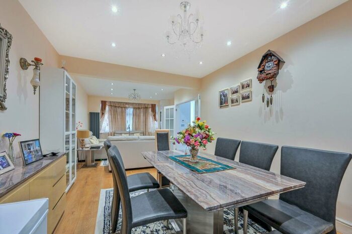 5 Bedroom Semi-Detached House To Rent In Kingston Road, Worcester Park, Epsom, KT19