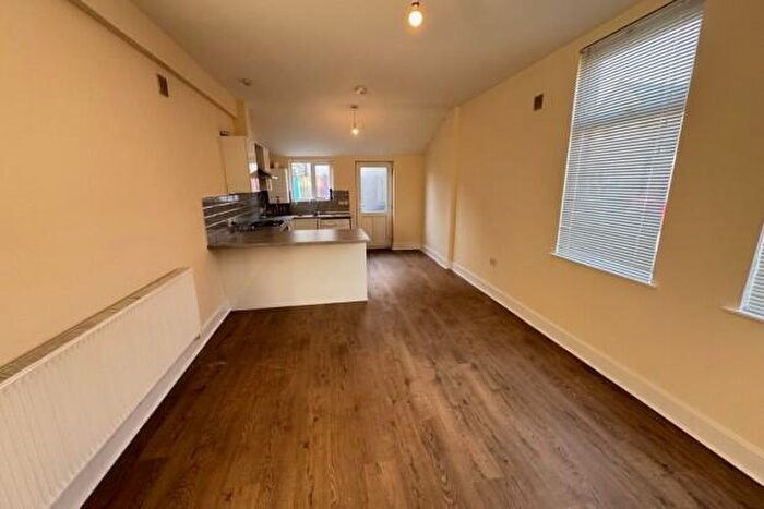 2 Bedroom Flat To Rent In Brithdir Street Cardiff, CF24