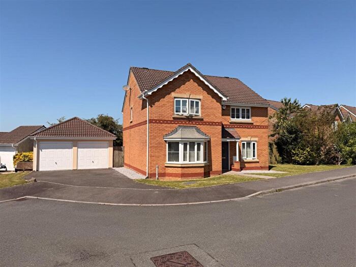 4 Bedroom Detached House For Sale In Clos Cefn Bryn, SA14