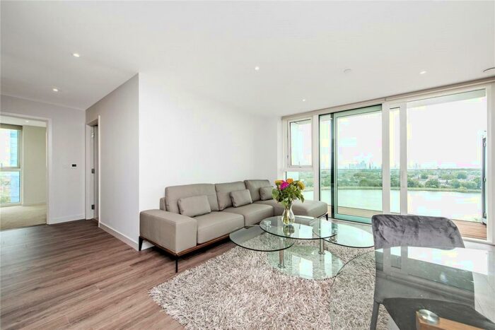 2 Bedroom Flat To Rent In Skylark Point, Newnton Close, London, N4